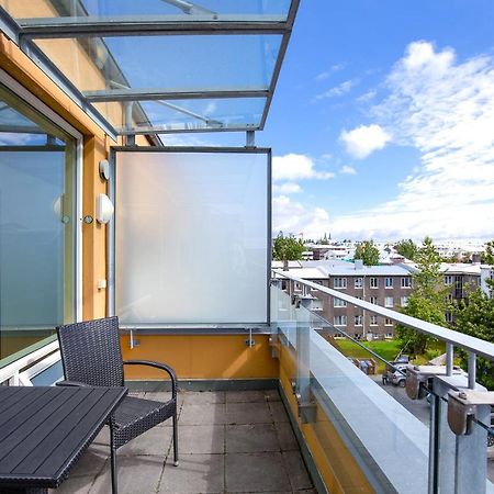 Penthouse Apartment On The Main Shopping Street Reykjavík Dış mekan fotoğraf