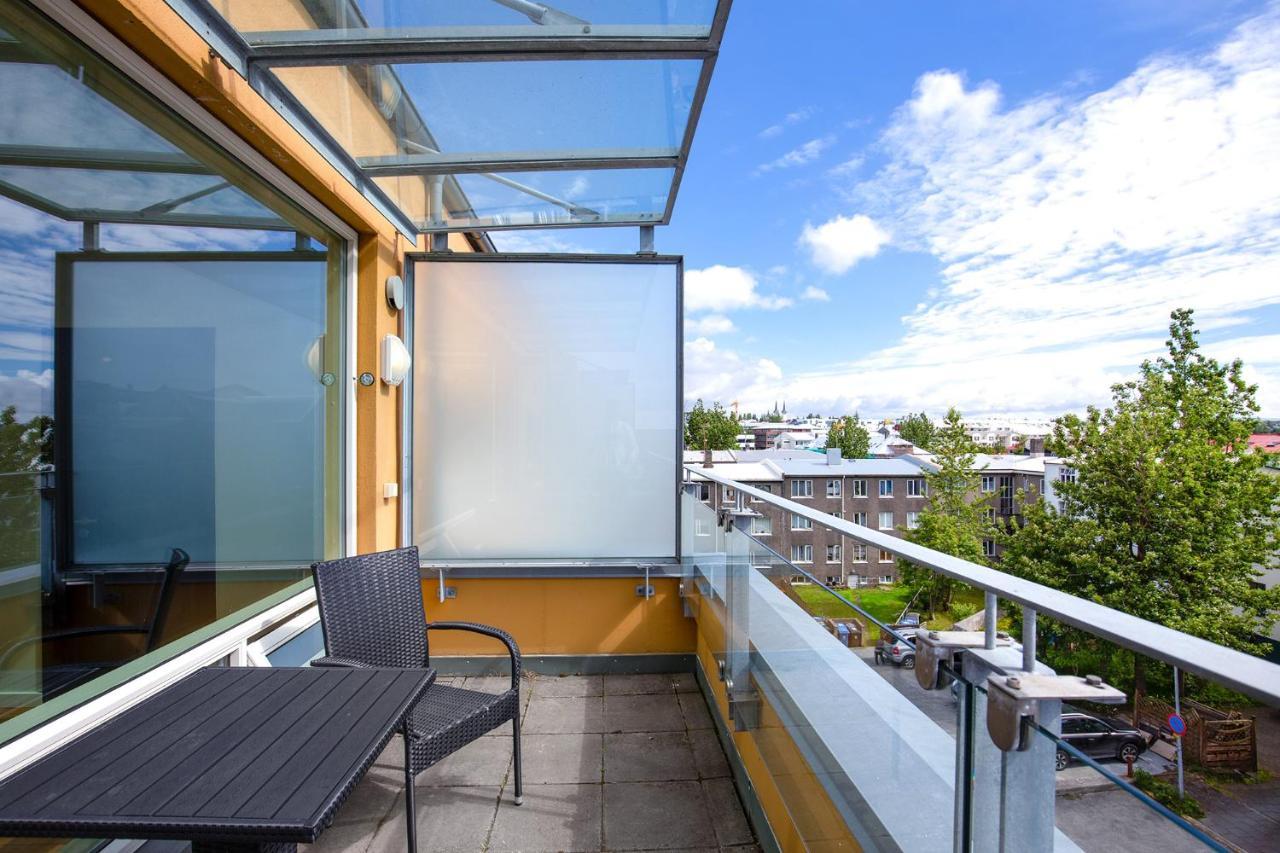 Penthouse Apartment On The Main Shopping Street Reykjavík Dış mekan fotoğraf